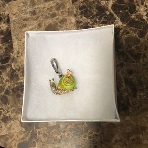 Snail charm